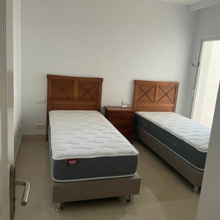 adfbefc3f18a95a3ac10ee2d621a542c - 8