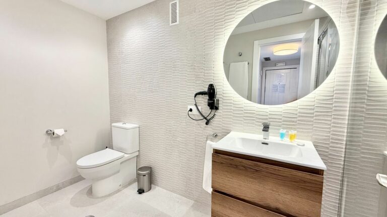 ae4b2ef6778e5d792a73d47b69864a40 - 15