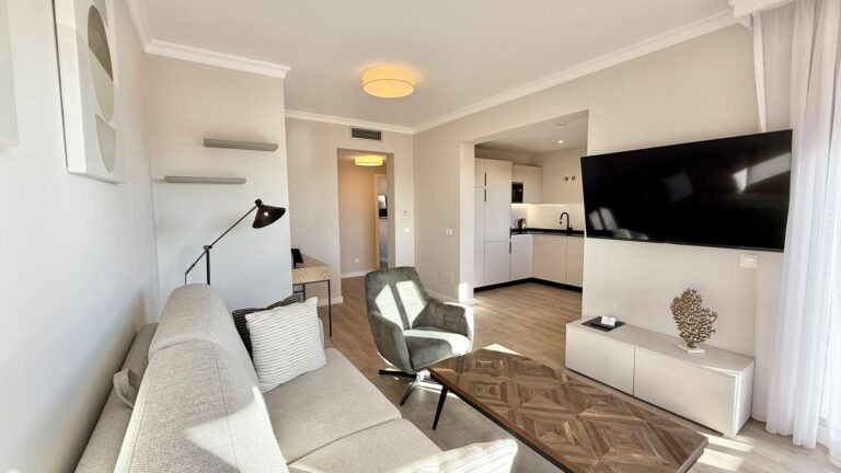 ae4b2ef6778e5d792a73d47b69864a40 - 4