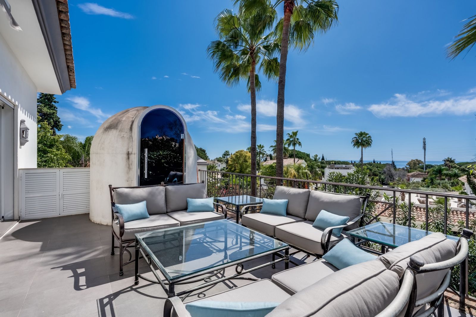 b1d0fcf1a5434b67085d908d4c894ef7 - 4