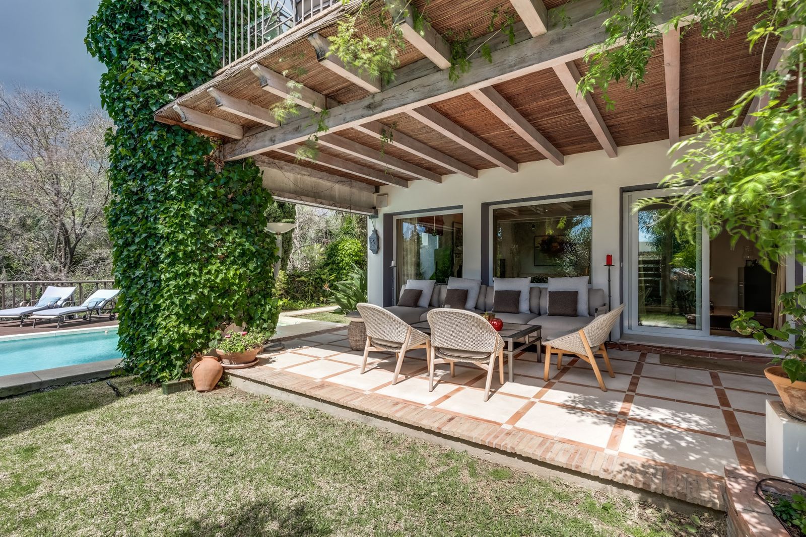 b1d0fcf1a5434b67085d908d4c894ef7 - 6