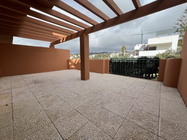 b1e69a870af466a30bdb5dbe9adb6055 - 13