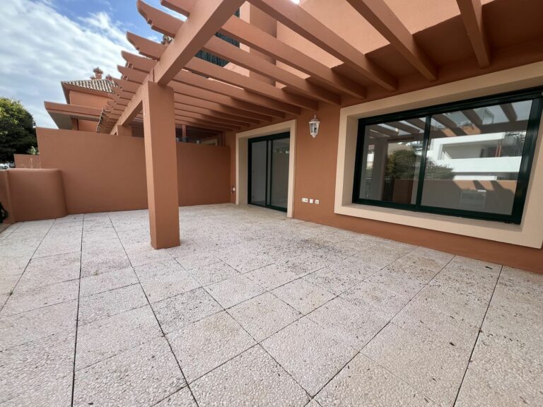 b1e69a870af466a30bdb5dbe9adb6055 - 14