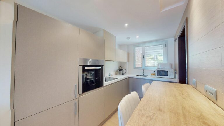 b2b3f285e4d5ae8589857780822d8176 - 3