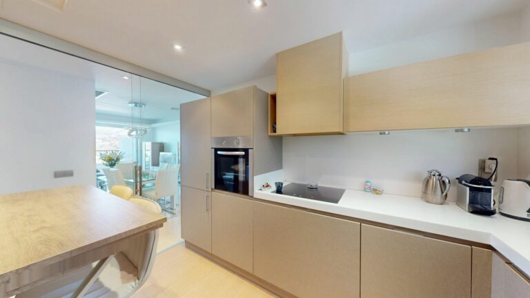 b2b3f285e4d5ae8589857780822d8176 - 7