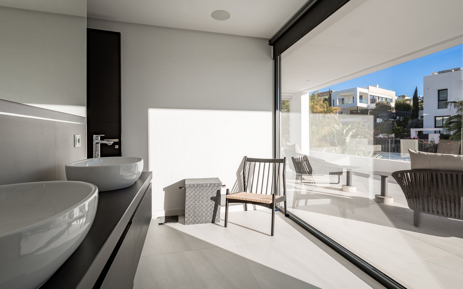 b56efa239ba2127eff5592632f679910 - 12