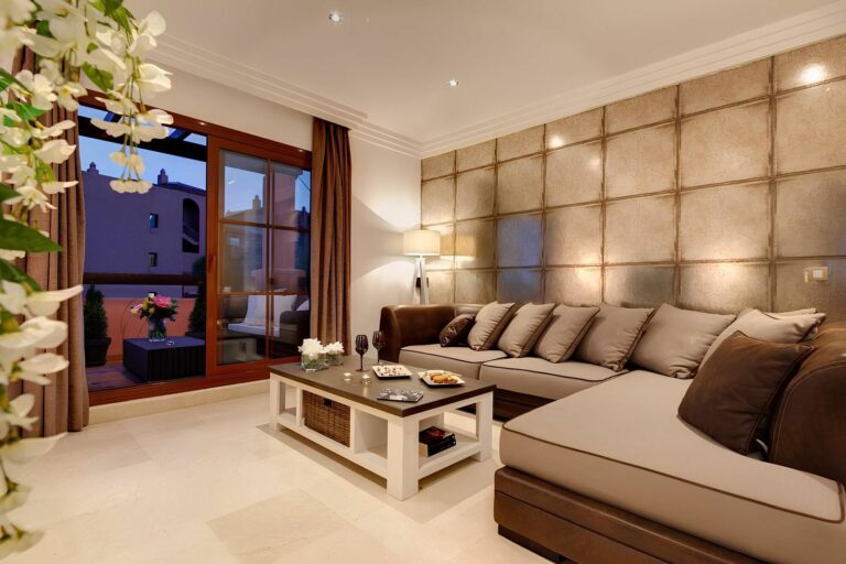 b8bdcf461c70fab44c7cca6ff2ac467e - 1