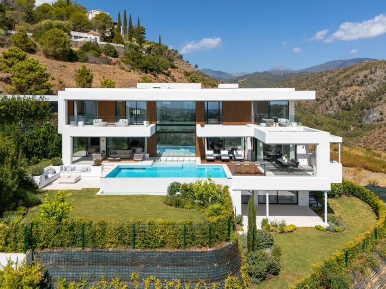 bac5aeca2c7a1bc5af0b993691c51b3c - 1