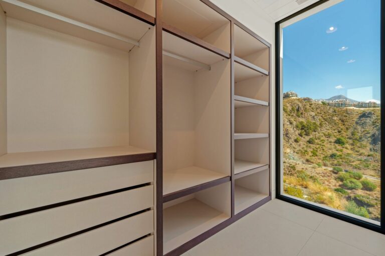 bac5aeca2c7a1bc5af0b993691c51b3c - 10