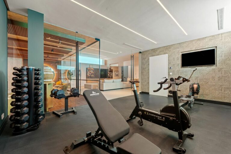 bac5aeca2c7a1bc5af0b993691c51b3c - 8