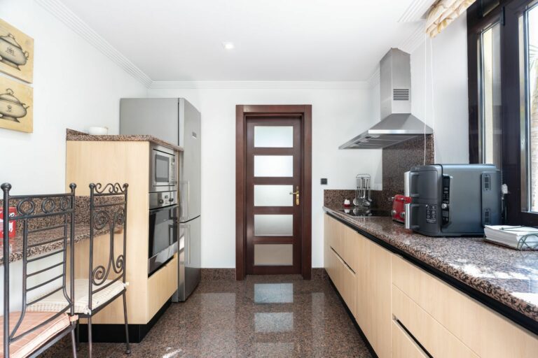 bae29a53b749b0fdc4cf06ffaae96674 - 13