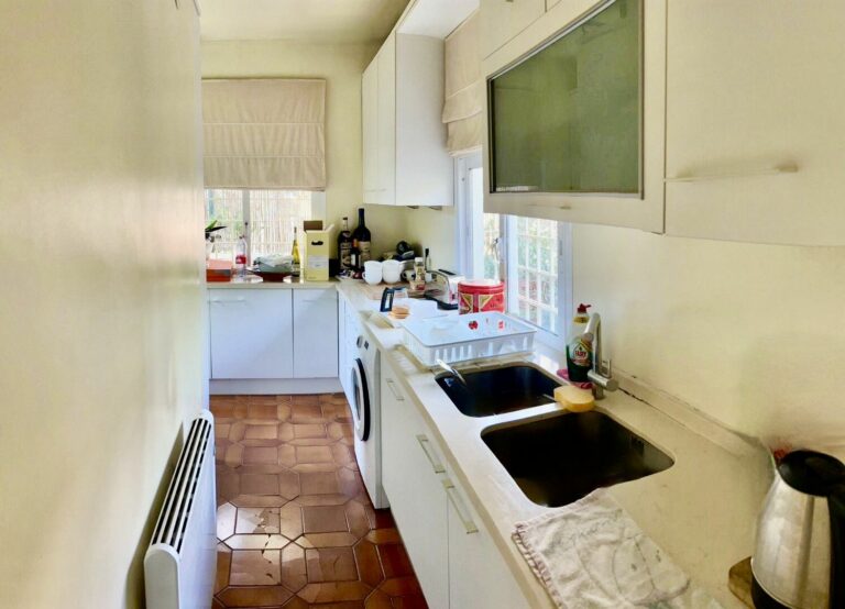 bae60bdc3564e563aa6c752d9d30d2b7 - 11