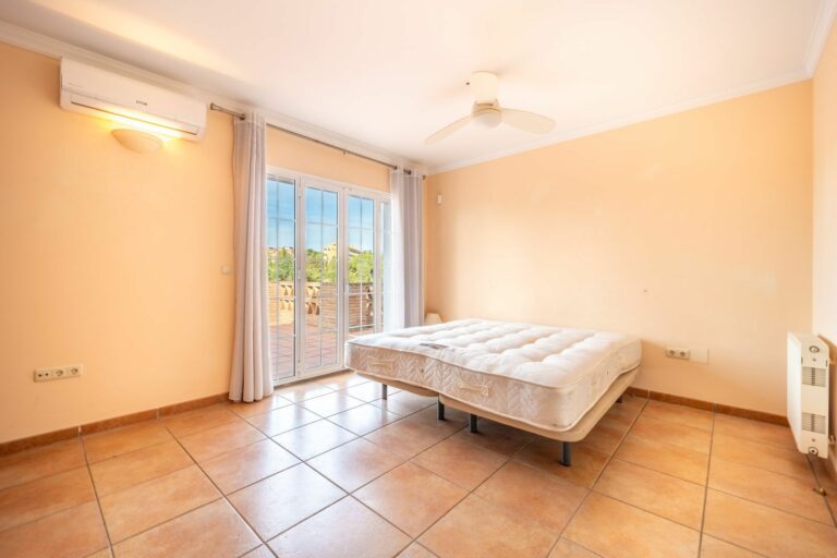 bb773f0ce0bef2efb7e03a9fea9384bb - 16