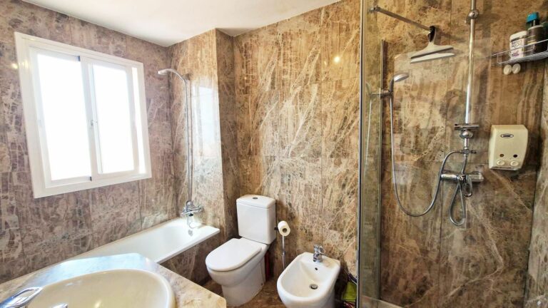 bbbe5d3309ae443d57df1adaeb41f32f - 11