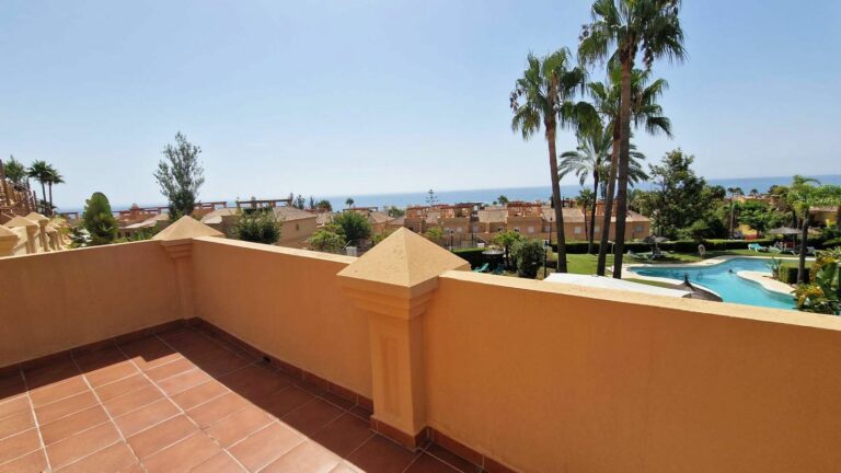 bbbe5d3309ae443d57df1adaeb41f32f - 13