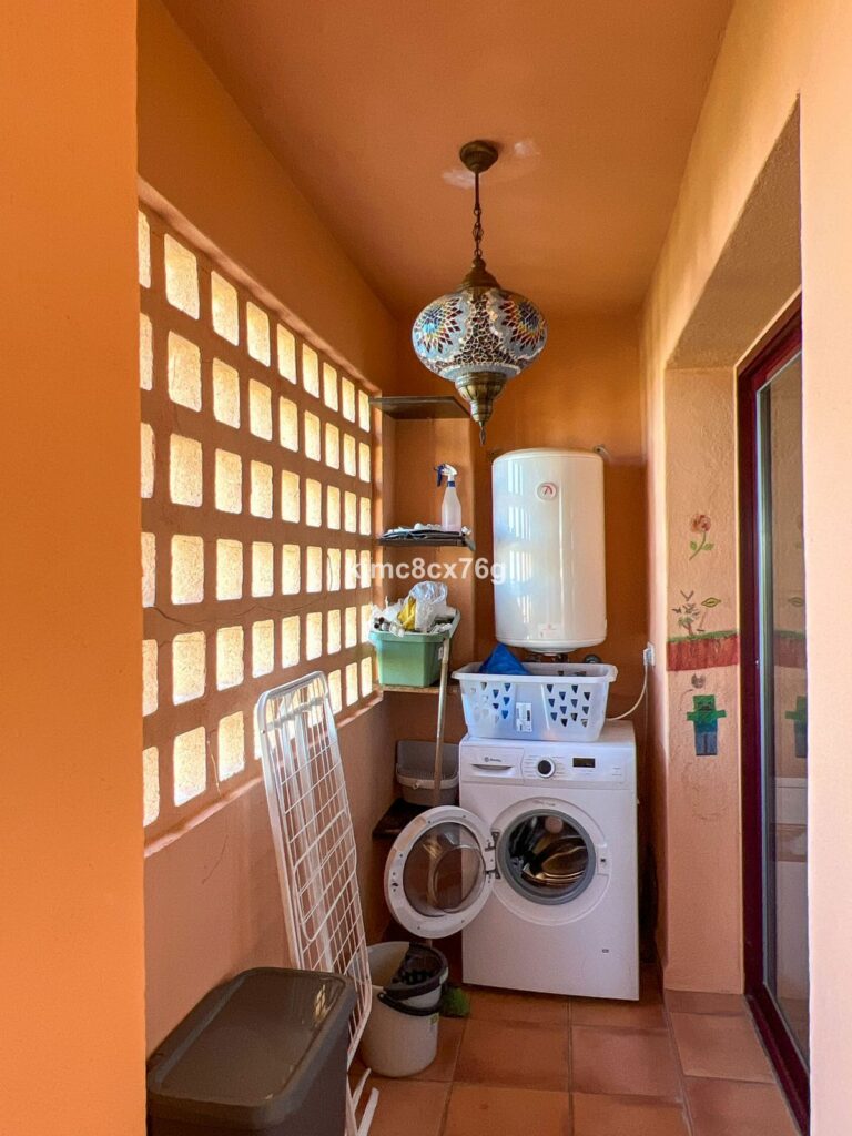 bc0b06962f9f69c4b7a3b508ecfe12d1 - 12