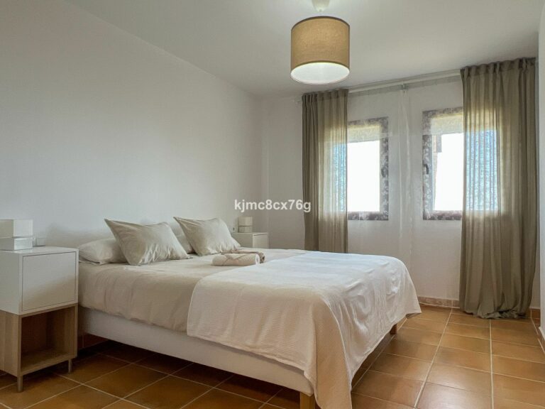 bc0b06962f9f69c4b7a3b508ecfe12d1 - 16