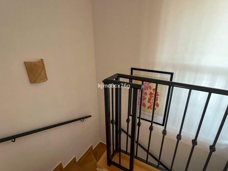 bc0b06962f9f69c4b7a3b508ecfe12d1 - 8