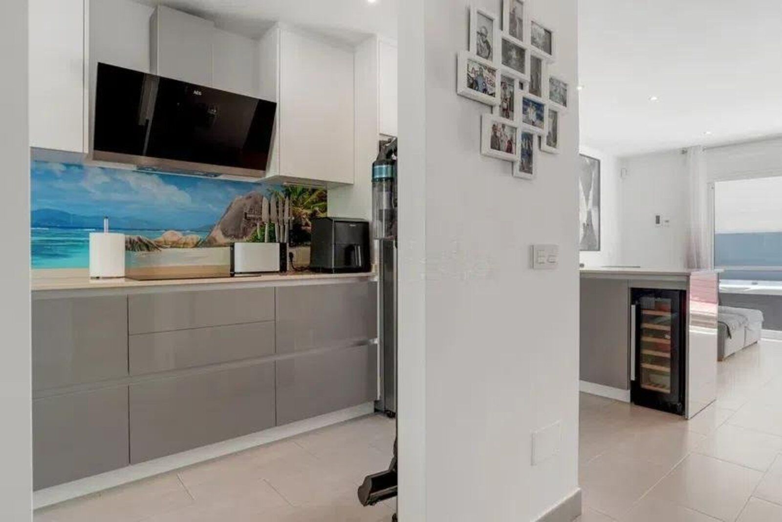 bceb64bd477d649443818b0b4730a43e - 10