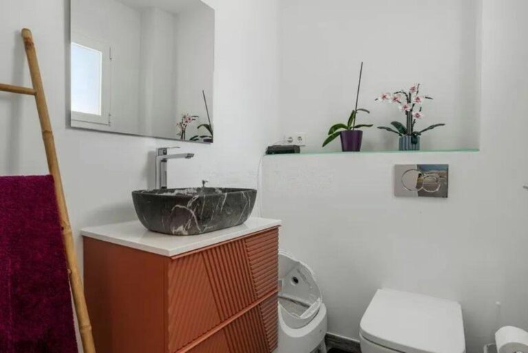 bceb64bd477d649443818b0b4730a43e - 11