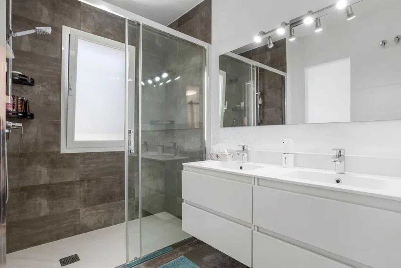 bceb64bd477d649443818b0b4730a43e - 14