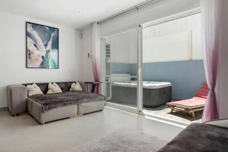 bceb64bd477d649443818b0b4730a43e - 3