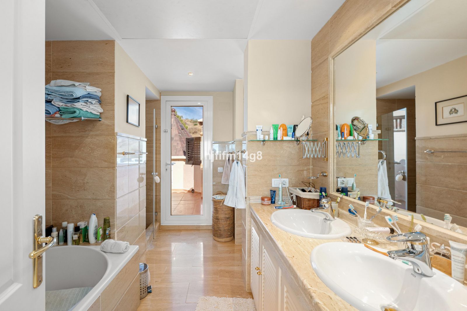 bd3156cf7e3f4ae245bcd827ebc4021f - 12