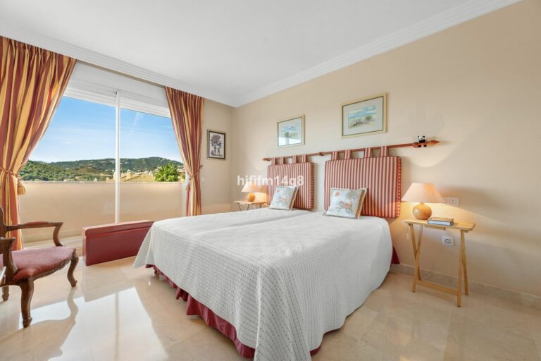 bd3156cf7e3f4ae245bcd827ebc4021f - 16