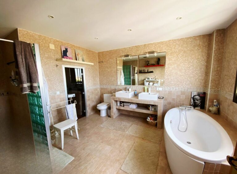 be048c19abf3e230f644eee6a5d13601 - 15