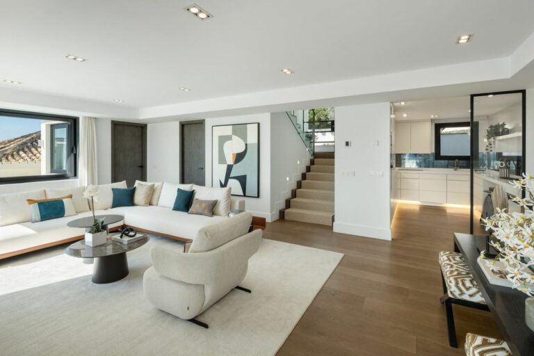 c063cf4cb53f401c267f547faa8fcec5 - 10