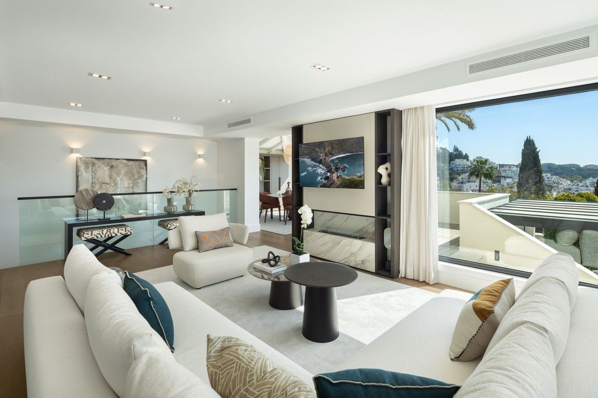 c063cf4cb53f401c267f547faa8fcec5 - 12