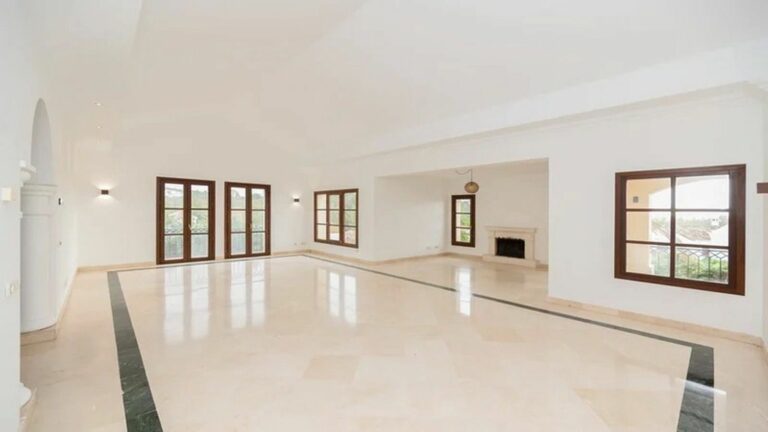 c0700a9318a35c7ae6a6044c016d750e - 14