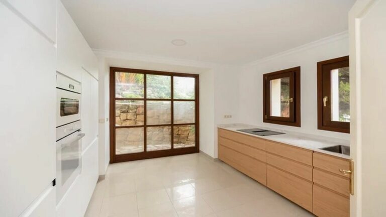 c0700a9318a35c7ae6a6044c016d750e - 5