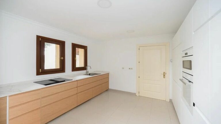 c0700a9318a35c7ae6a6044c016d750e - 6