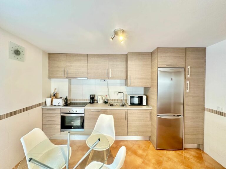 c18d220e06bf5b360f379e499251af75 - 12