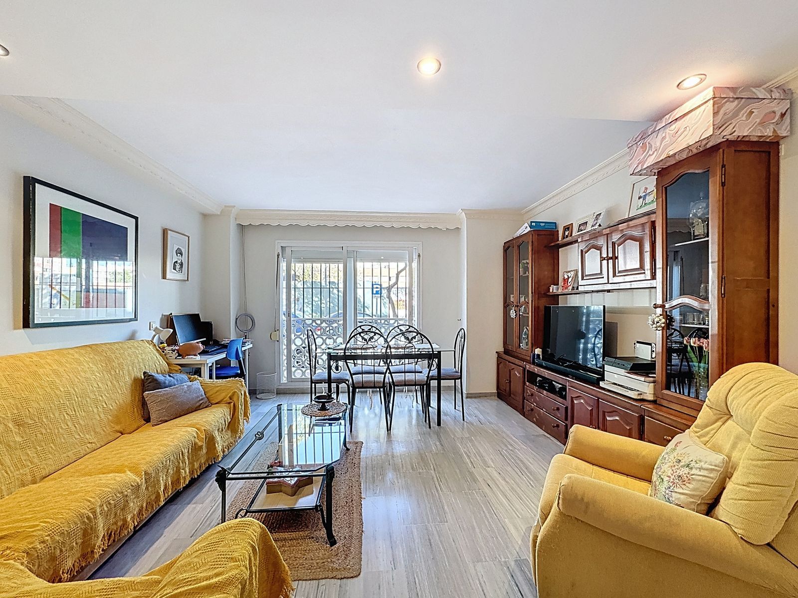 c301ee7598957944f6a52811ce1a25c4 - 1