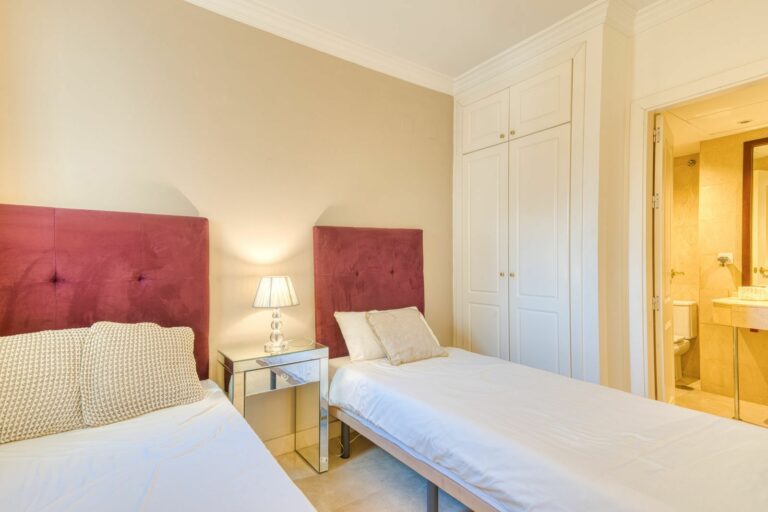 c320b8497cf2d6b83b42fd4ff797466f - 12