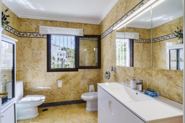 c43ffeda524deb5164fa0fcb776ce183 - 13