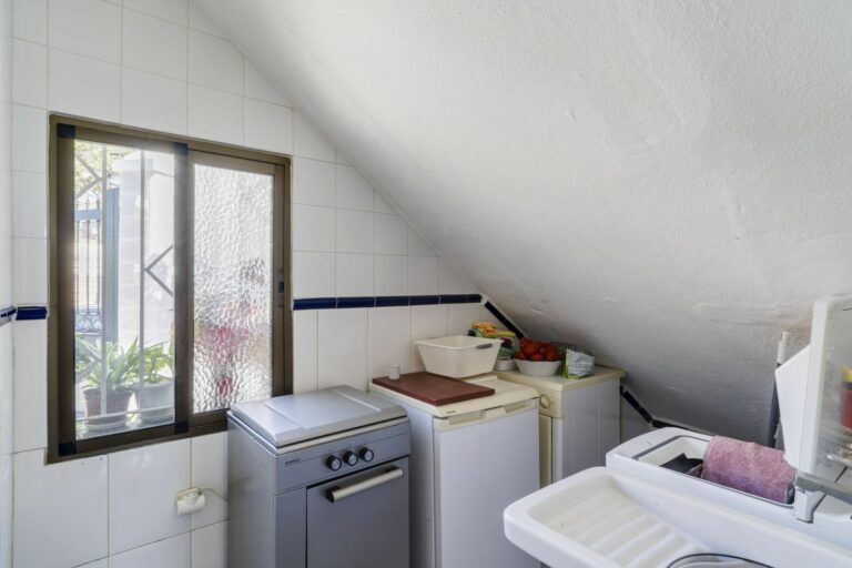 c43ffeda524deb5164fa0fcb776ce183 - 14