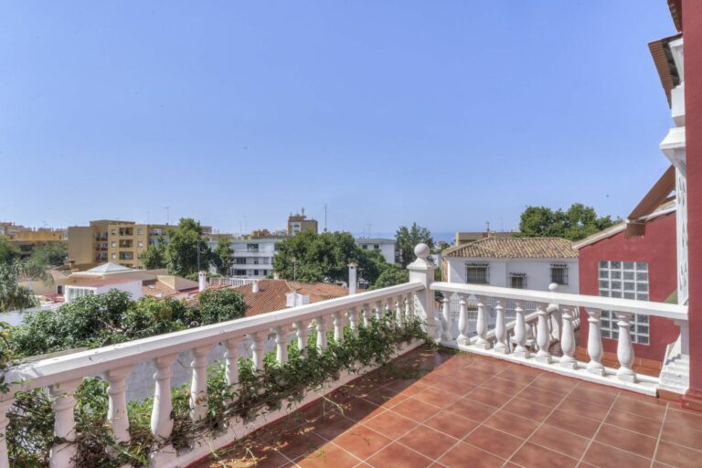 c43ffeda524deb5164fa0fcb776ce183 - 2