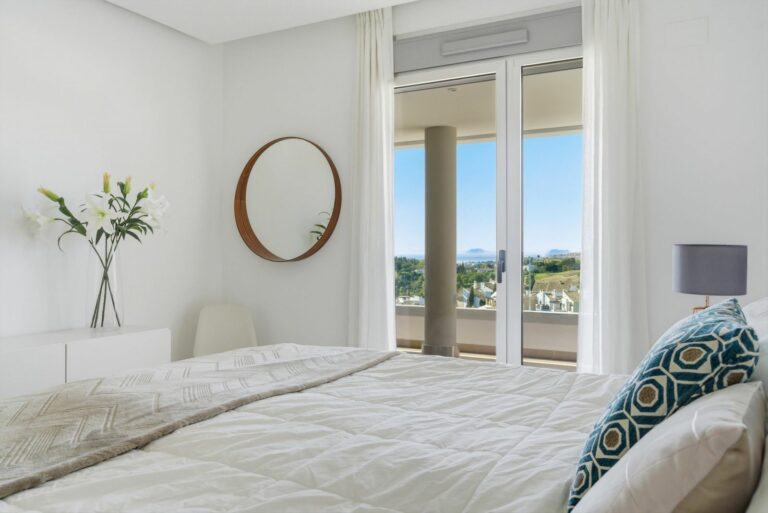 c4dddbab70c17e473c1ad19e12200b5d - 12