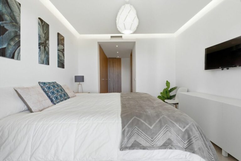 c4dddbab70c17e473c1ad19e12200b5d - 13