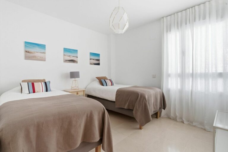 c4dddbab70c17e473c1ad19e12200b5d - 16