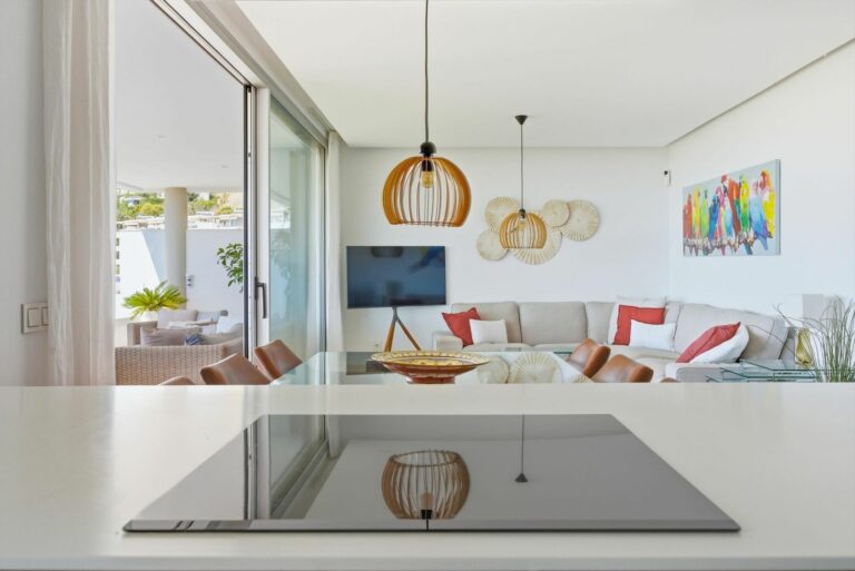 c4dddbab70c17e473c1ad19e12200b5d - 8