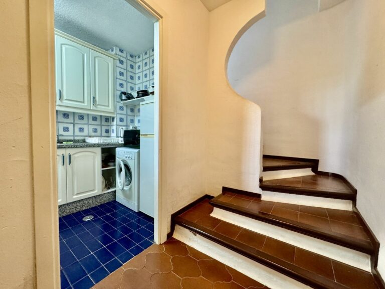 d4ac5926f9fdf12d9fb2f20033f69852 - 9