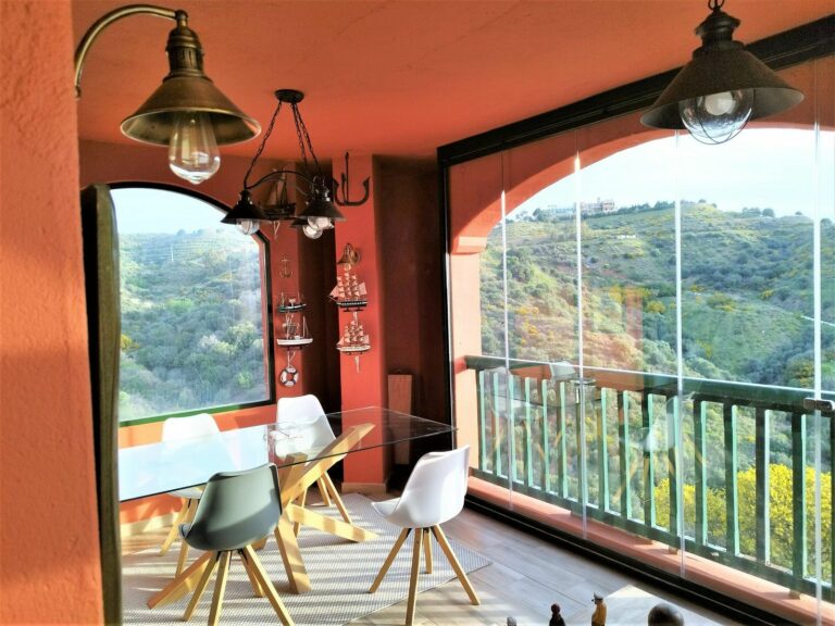 d4d2fd326f1aaed01cf20f5bfa22e65d - 1