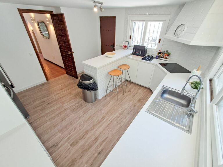 d4d3fd196ea65a92fcd9be1472a67cf8 - 10