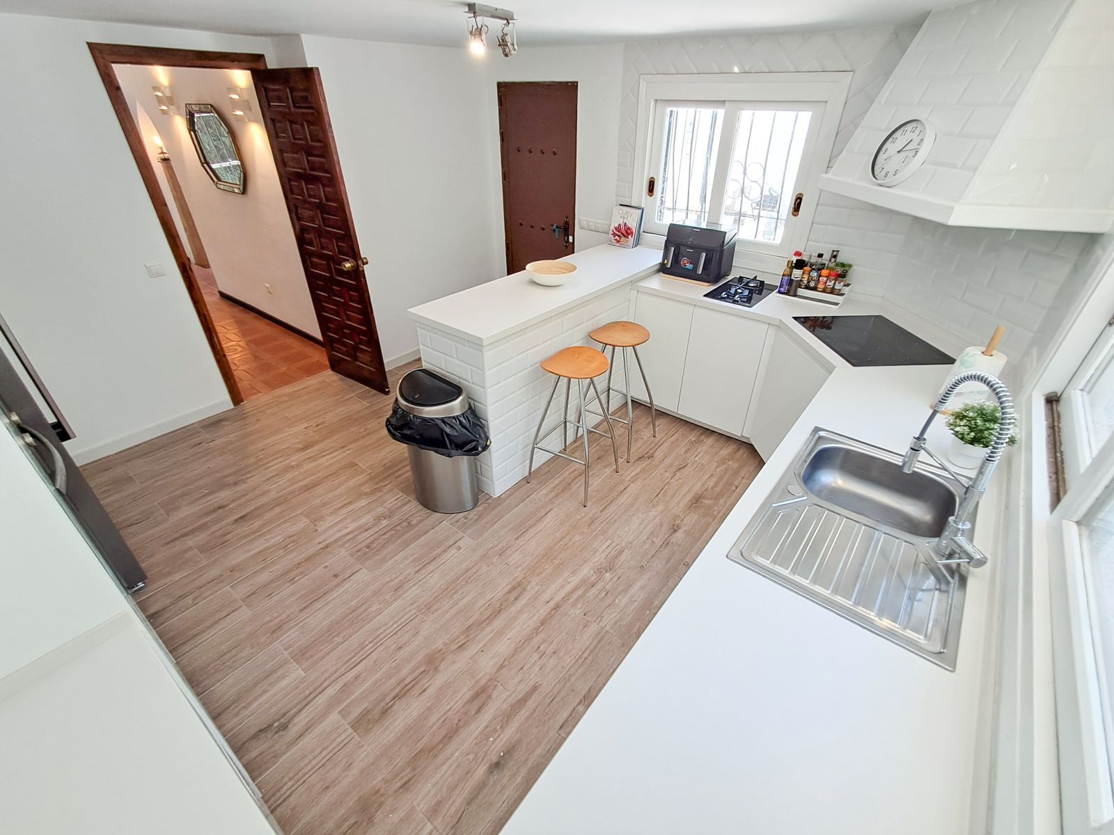 d4d3fd196ea65a92fcd9be1472a67cf8 - 10