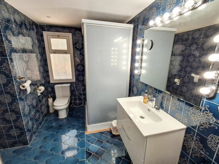 d4d3fd196ea65a92fcd9be1472a67cf8 - 12