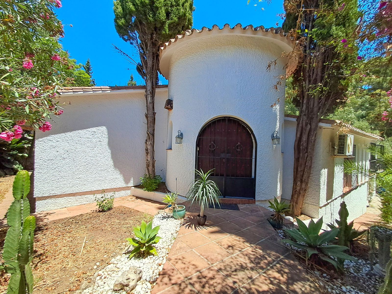 d4d3fd196ea65a92fcd9be1472a67cf8 - 2